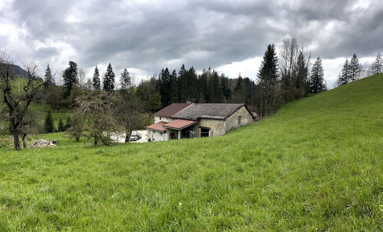 SAINT-MARTIN-EN-VERCORS Ancienne Ferme en partie rénovée sur 3300 m2 de terrain 2