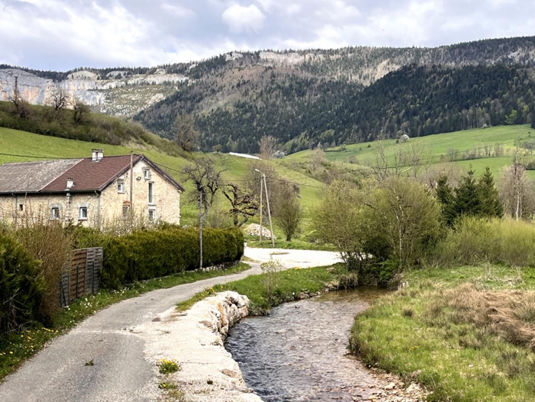 SAINT-MARTIN-EN-VERCORS Ancienne Ferme en partie rénovée sur 3300 m2 de terrain 3