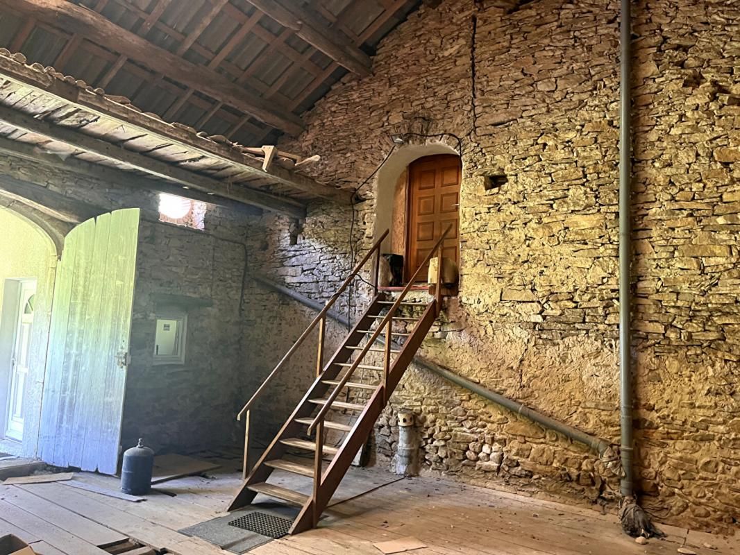 SAINT-MARTIN-EN-VERCORS Ancienne Ferme en partie rénovée sur 3300 m2 de terrain 4