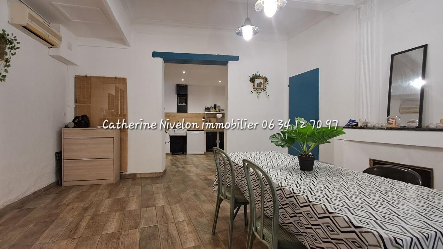 VILLENEUVE-LES-BEZIERS Maison de ville Villeneuve-Lès-Béziers 7 pièce(s) 175 m2 1