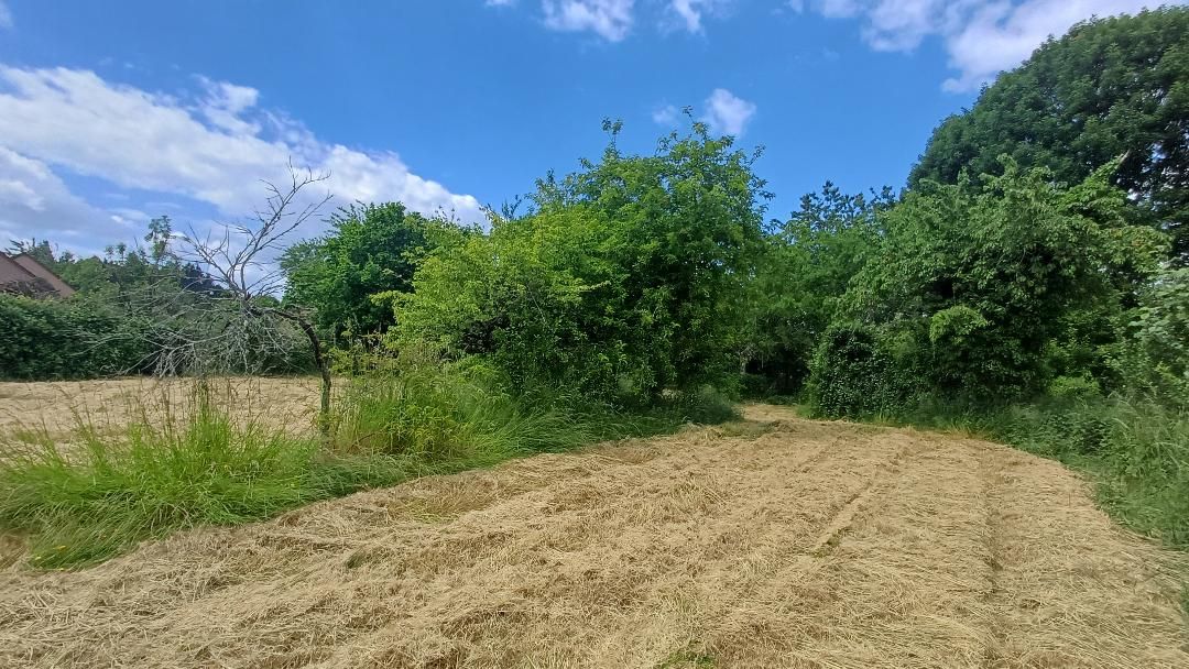 EGUZON-CHANTOME Terrain Eguzon Chantome 1880 m2 3