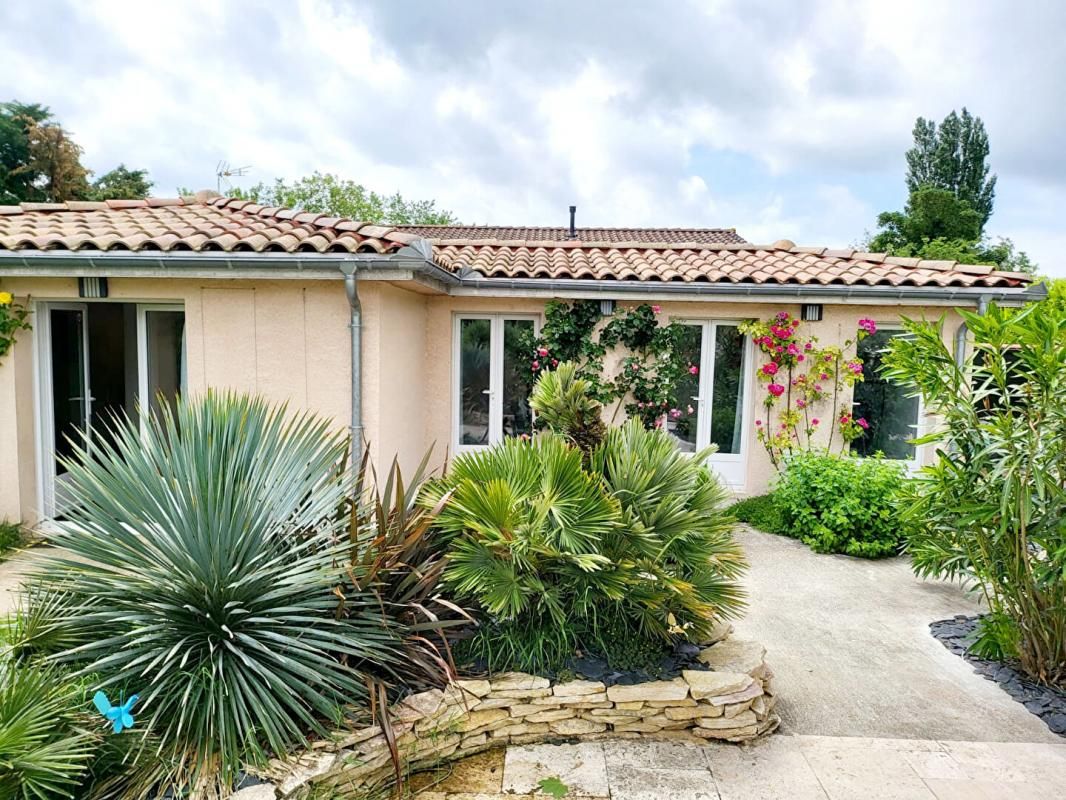 VILLEFRANCHE-DE-LAURAGAIS Villa T5 190m² + T1 40m² Villefranche De Lauragais avec piscine et SPA 2