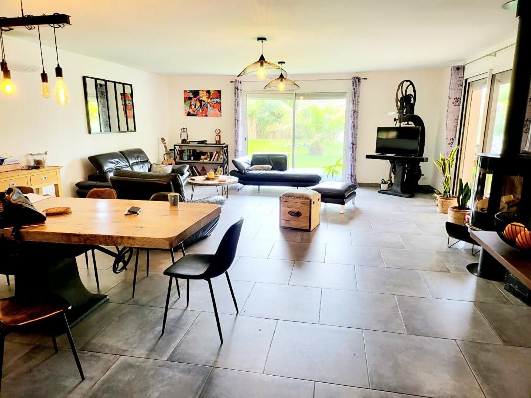 VILLEFRANCHE-DE-LAURAGAIS Villa T5 190m² + T1 40m² Villefranche De Lauragais avec piscine et SPA 3