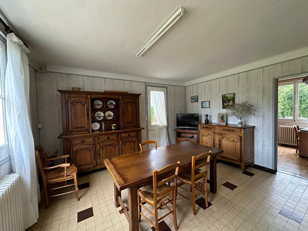 THIRON-GARDAIS Maison Thiron Gardais 6 pièce(s) 83 m2 3