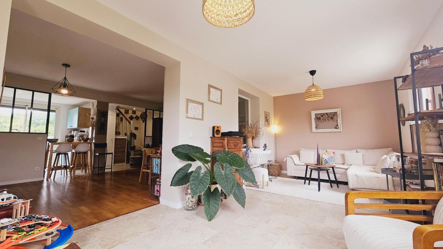 BOURGES BOURGES MAISON 98.4M² ET APPARTEMENT 44.4M² PISCINE JARDIN GARAGE 4