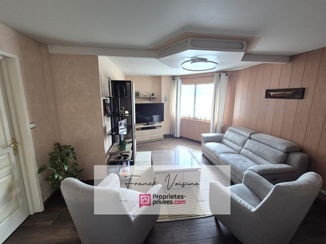 LE BOUPERE A VENDRE au Boupère, Maison de centre bourg de 145 m2 avec 4 chambres sur une parcelle de 332 m2 environ 3