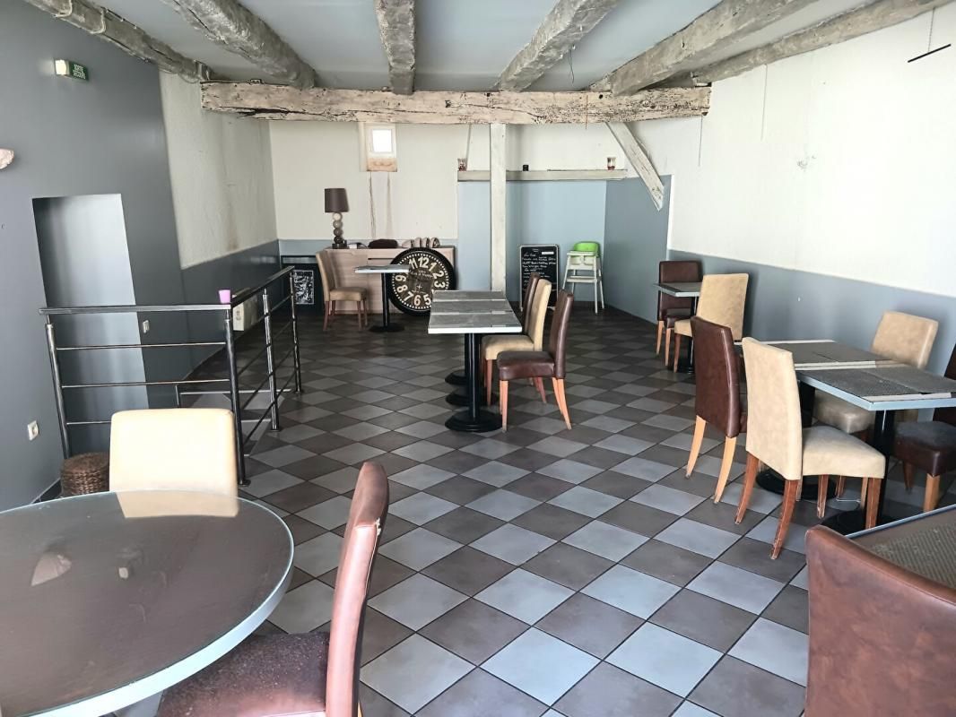 CAHORS Grande maison de bourg avec chambres d'hôtes (ou grand gîte) et locaux pour café restaurant 4