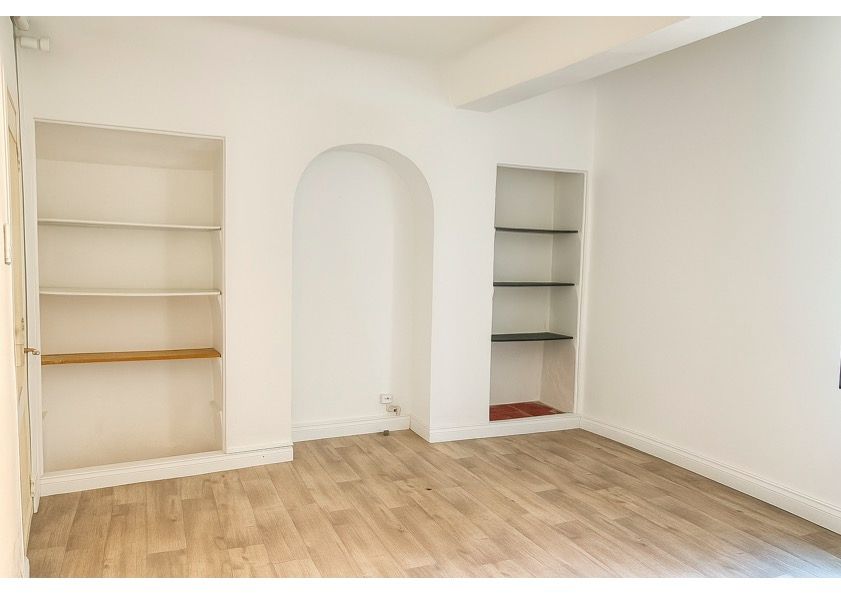 SAINT-MAXIMIN-LA-SAINTE-BAUME Appartement T3 de 75 m², charme de l'ancien, rénovation soignée, coeur de village 2
