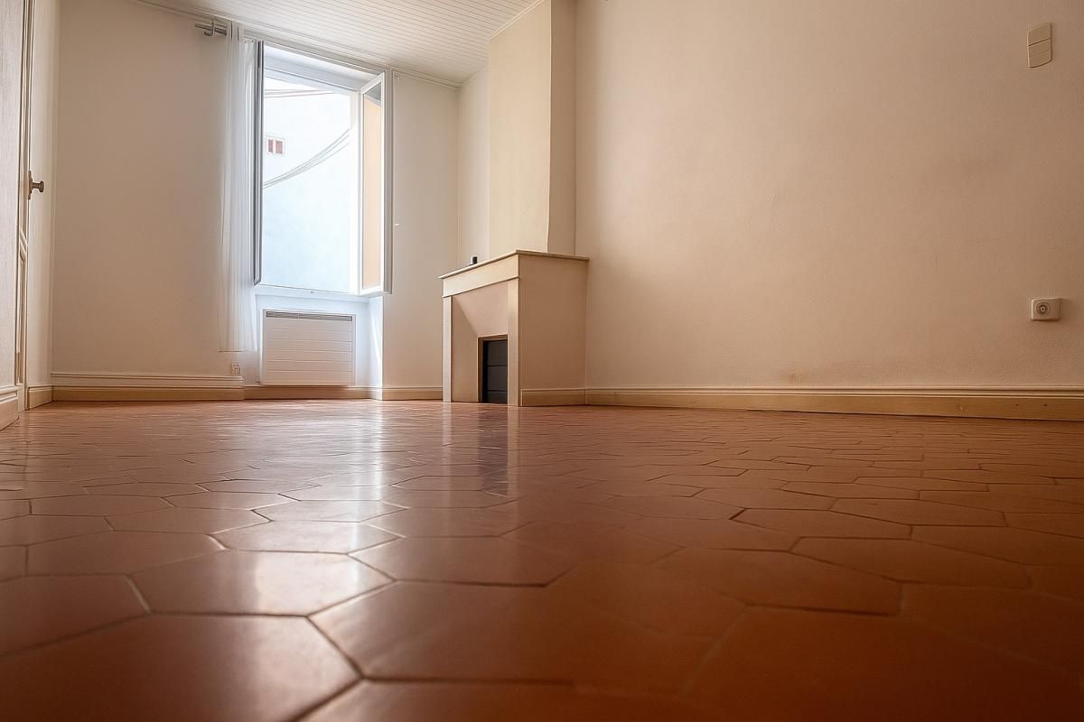 SAINT-MAXIMIN-LA-SAINTE-BAUME Appartement T3 de 75 m², charme de l'ancien, rénovation soignée, coeur de village 4