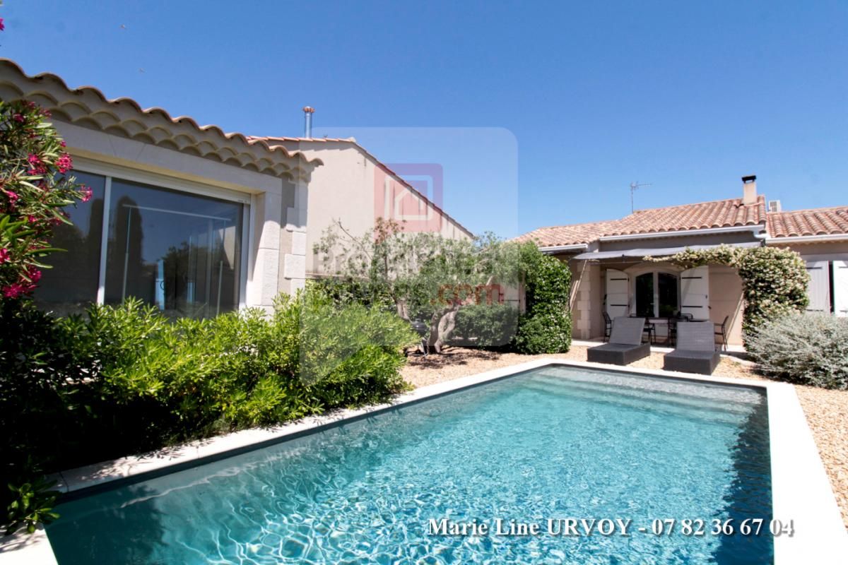 Graveson 13690- Maison plain-pied 123 m² - 4 chambres - jardin 700 m²- piscine - garage - carport