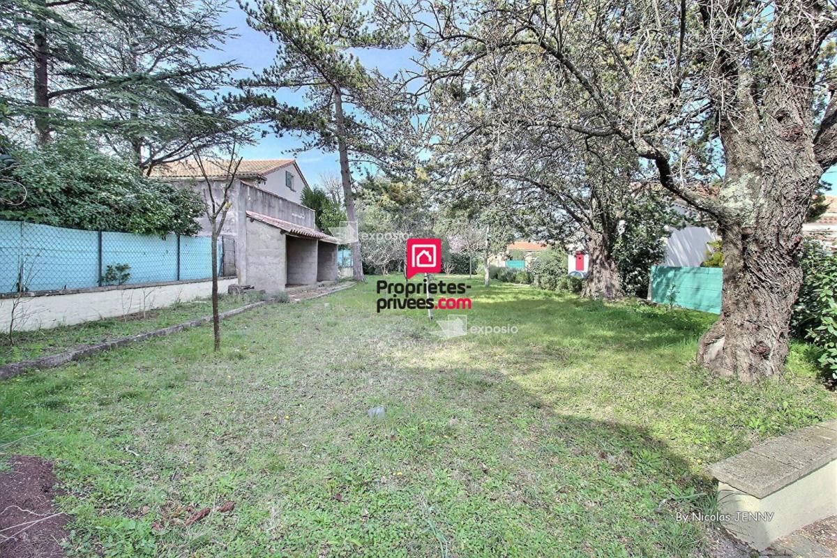 TAVEL Terrain Constructible Tavel 470 m² - 99 000 Euros - 2