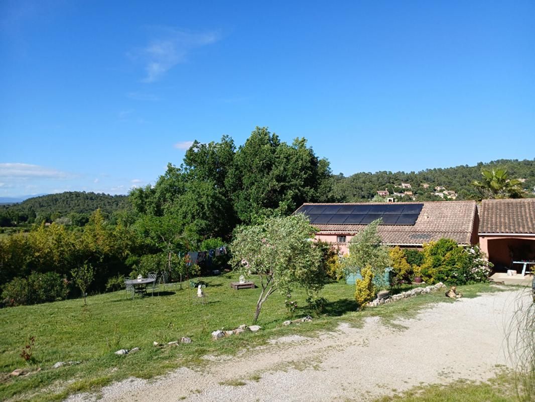 LE VAL Villa 7 pièces de 149m2 avec piscine sur 2000m² de terrain - LE VAL 4