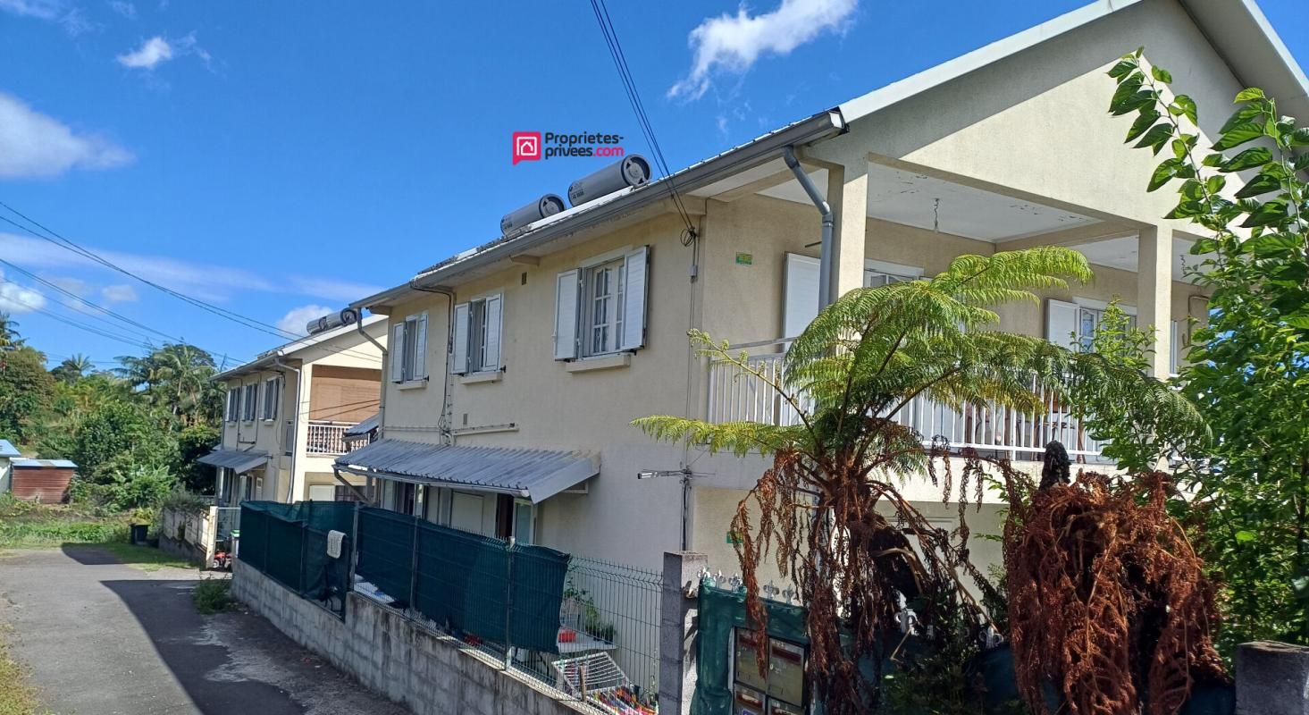 LE TAMPON 97430 Le Tampon immeuble de 4 appartements sur env 701m² de terrain14 pièce(s) 330 m2 3