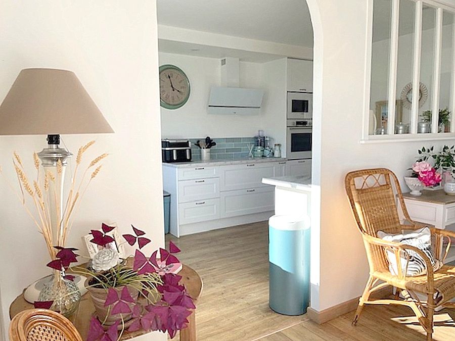 SAINT-SAUVEUR-D'AUNIS Villa de plain pied 171 m2, 4 chambres, bureau, garage, dépendance et jardin au calme 3