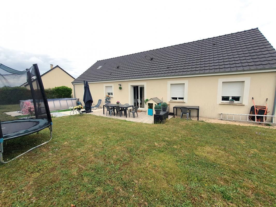 AVORD Maison plain-pied Avord 4 pièce(s) 99 m2 1