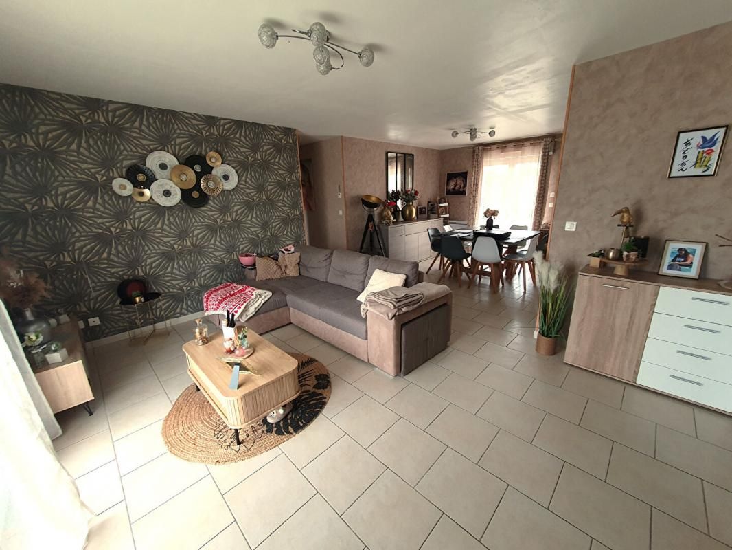 AVORD Maison plain-pied Avord 4 pièce(s) 99 m2 2