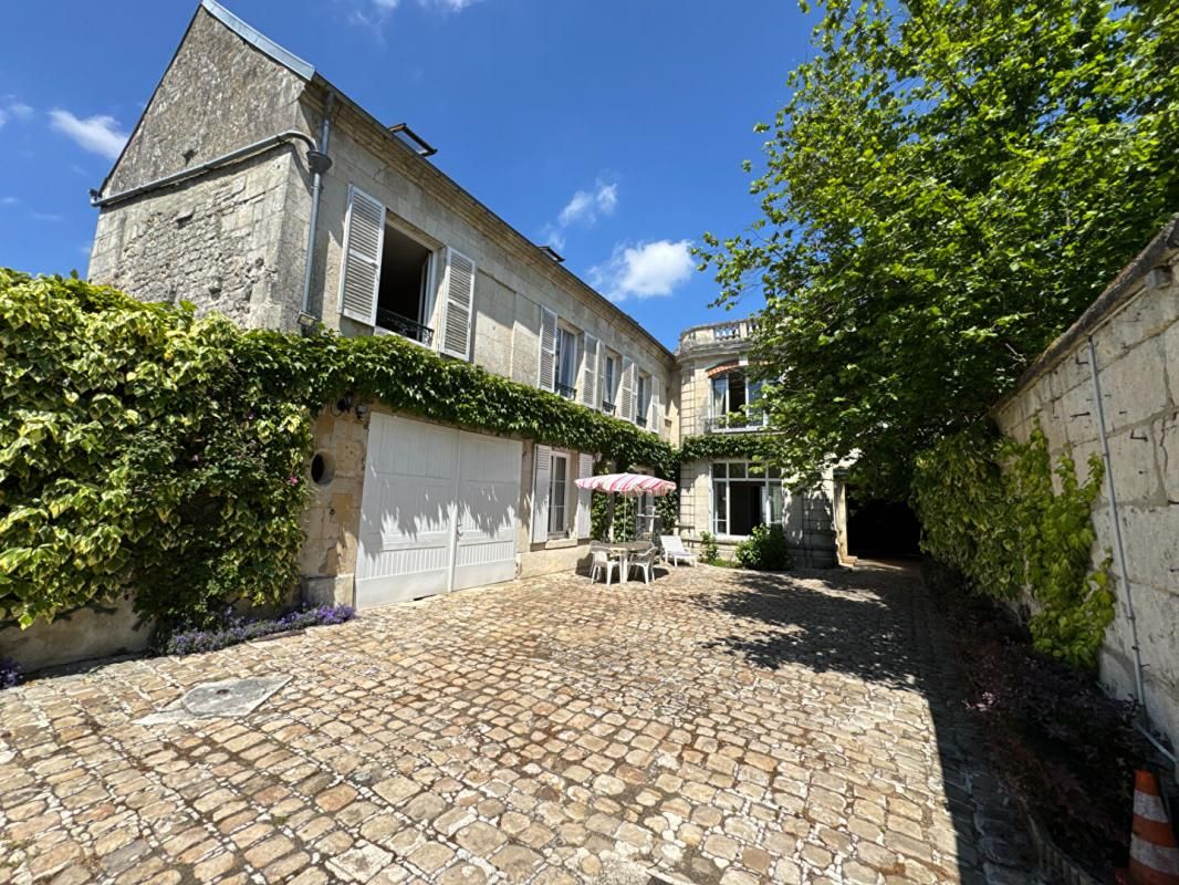 CREPY-EN-VALOIS Maison Villers Cotterets 12 pièce(s) 350 m2 3