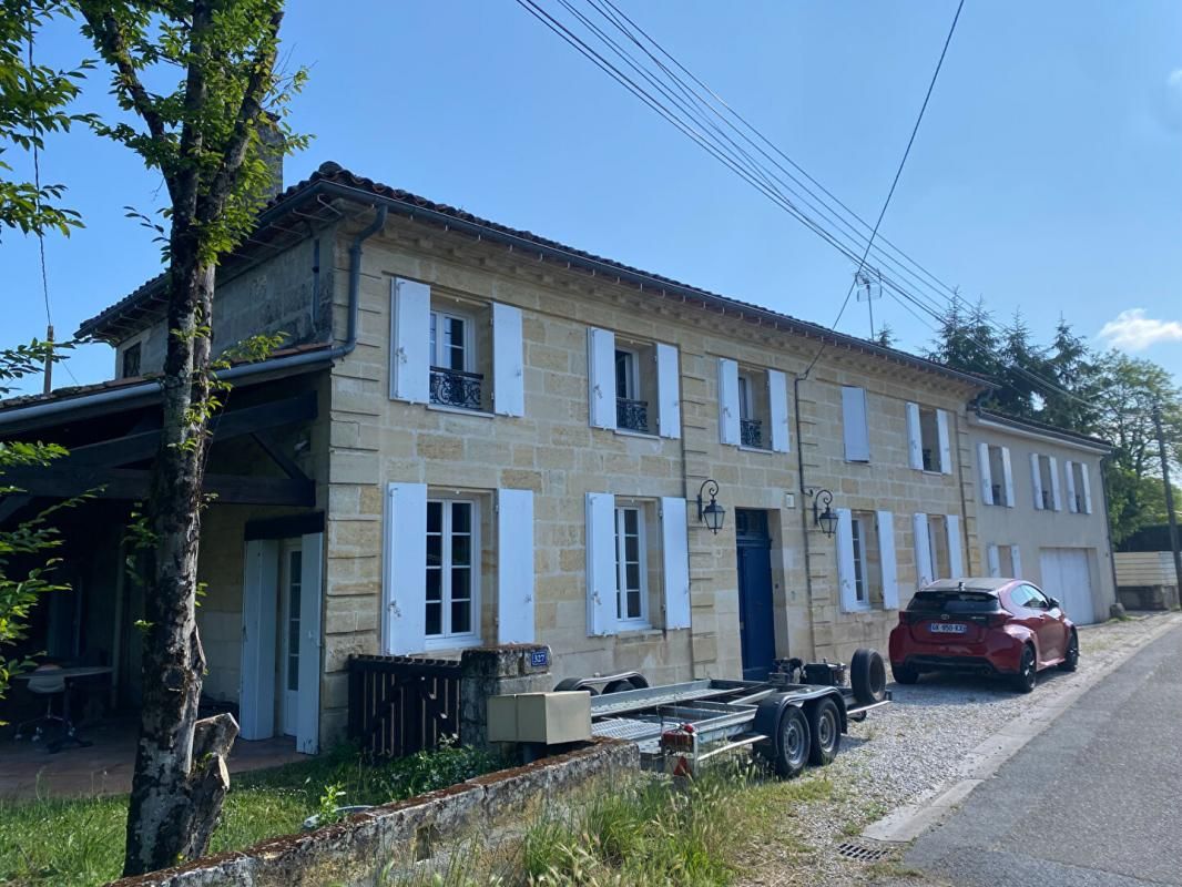 VIGNONET Propriété d'exception près de Saint-Émilion : l'art de vivre en toute sérénité 7 pièces 250 m2 1