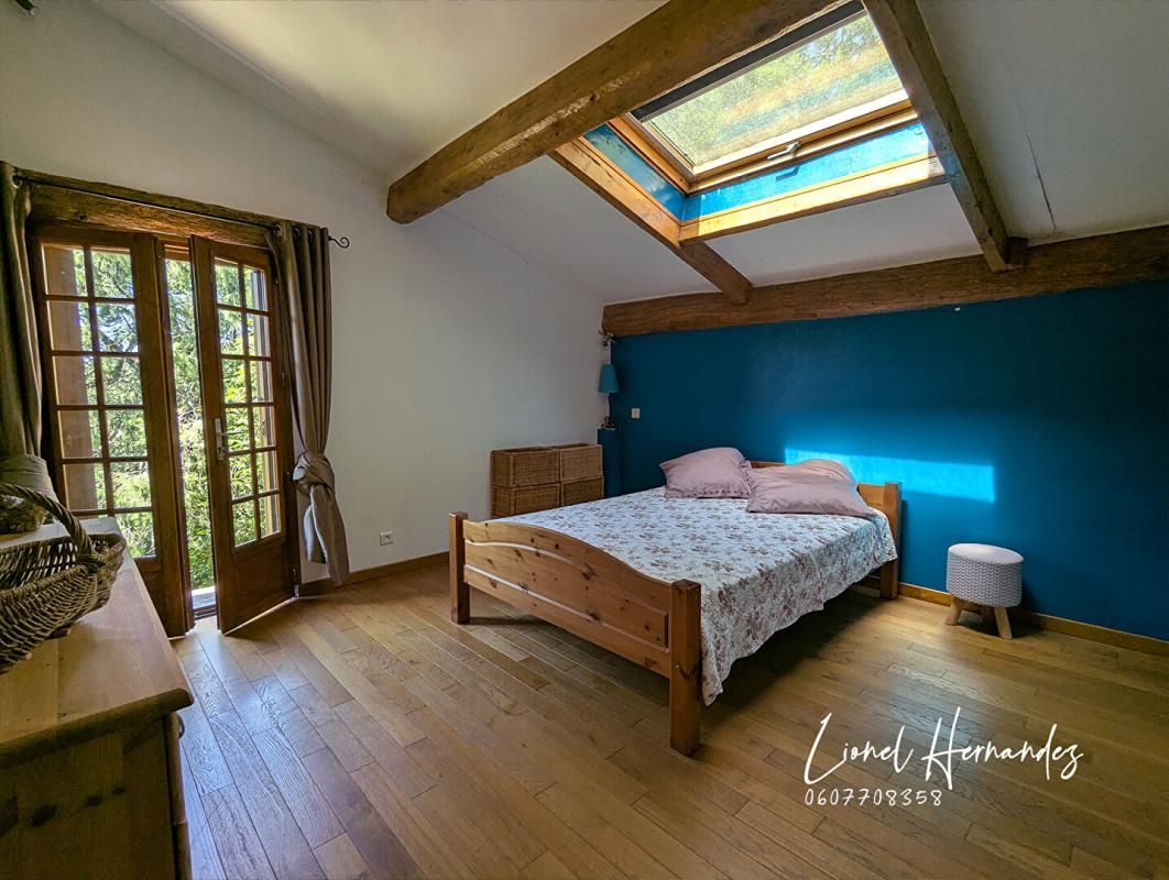 SAINT-JUST-ET-VACQUIERES Mas en pierre de 140m² habitables et son terrain situé à Saint Just Et Vacquieres 4