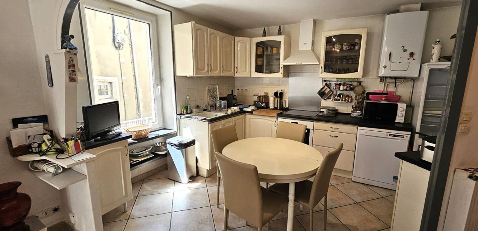MONTELIMAR Maison de ville à Montélimar de 102 m² avec 2 garages 2