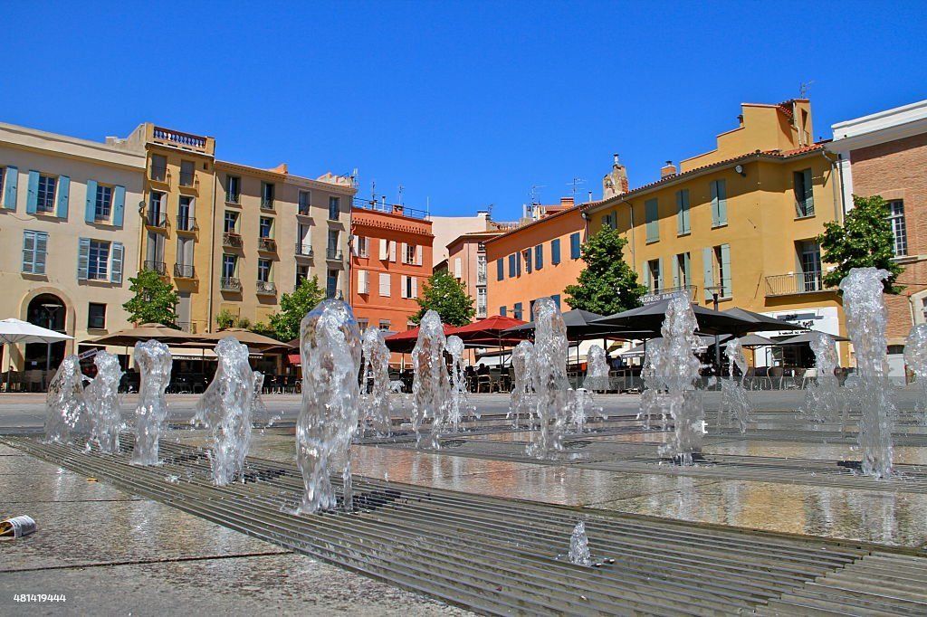 PERPIGNAN Immeuble de Rapport Locatif Mixte (commerce et logement) Emplacement N°1 (Place République 1