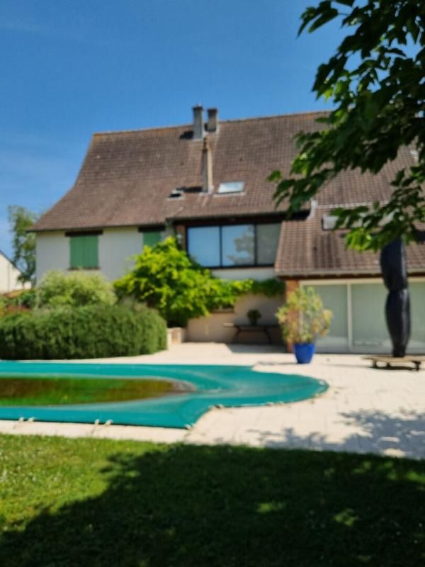 PLAIMPIED-GIVAUDINS BELLE MAISON CONTEMPORAINE EN CENTRE VILLAGE 2