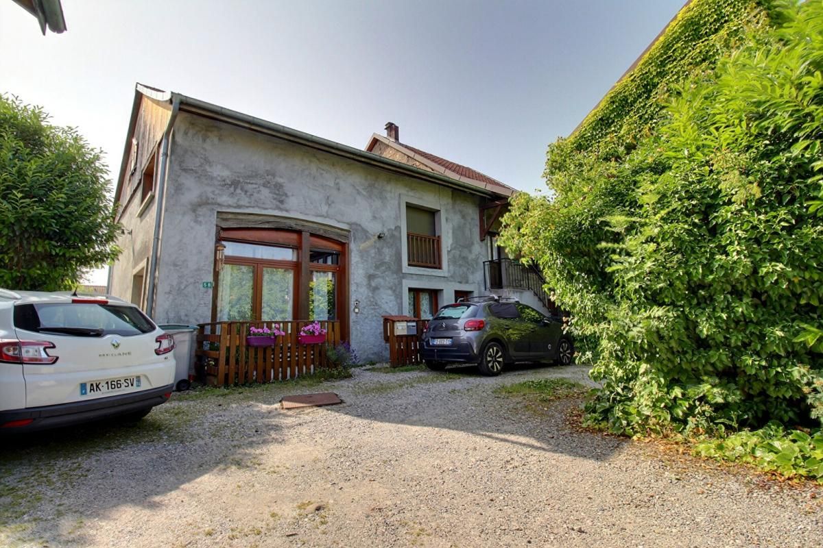 CRANVES-SALES Maison mitoyenne Cranves Sales 10 pièce(s) 189 m2 environ 1