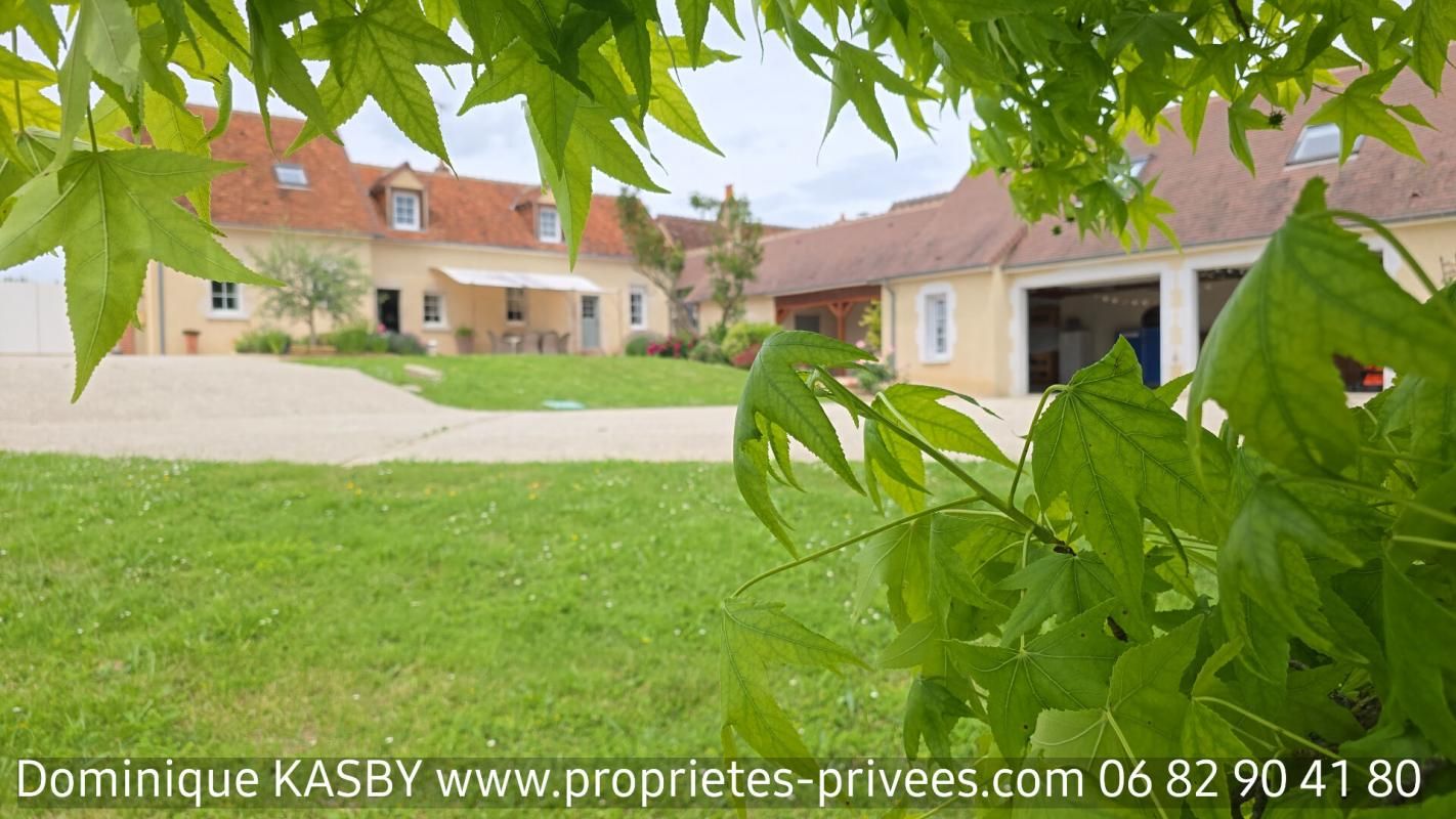 CHERRE Propriété sur un parc arboré de 3430 m2 proche le Mans 2