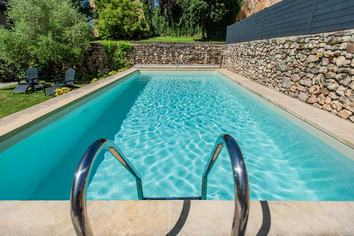 CAUSE-DE-CLERANS Maison en pierre , Cause De Clerans 7 pièce(s) 208 m2, piscine, jardin 580M2 3