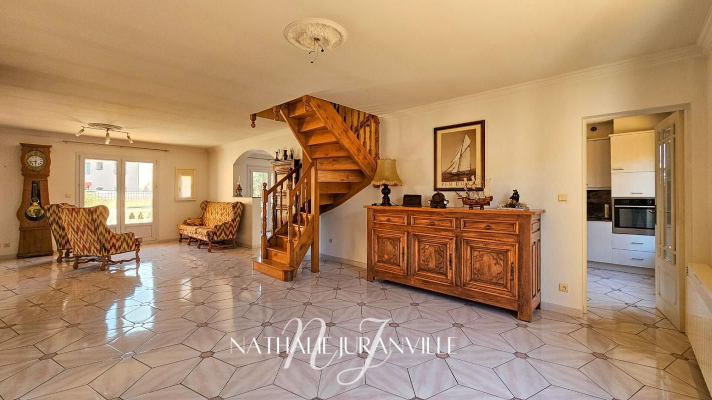SAINT-CYPRIEN Charmante et spacieuse villa 6 pièces 193 m2 avec grand garage 3