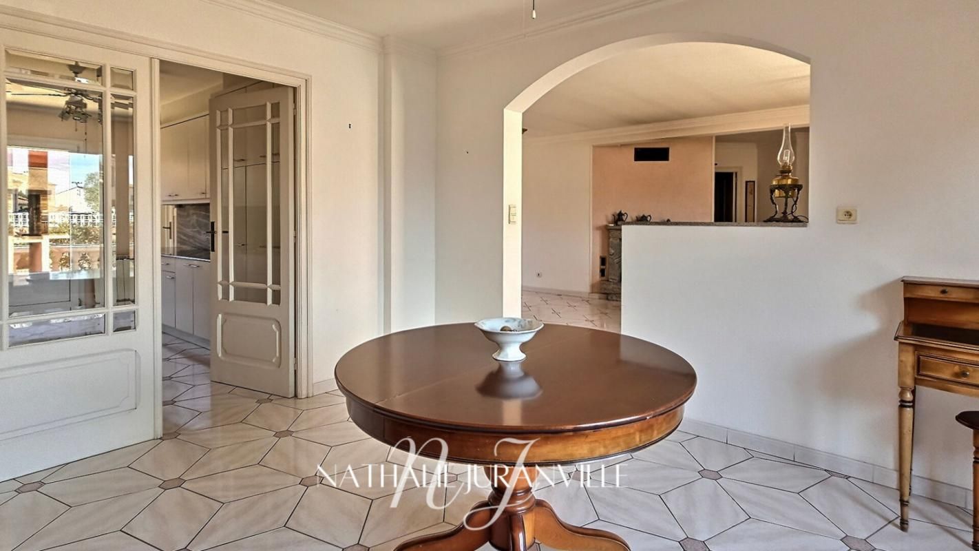 SAINT-CYPRIEN Charmante et spacieuse villa 6 pièces 193 m2 avec grand garage 4