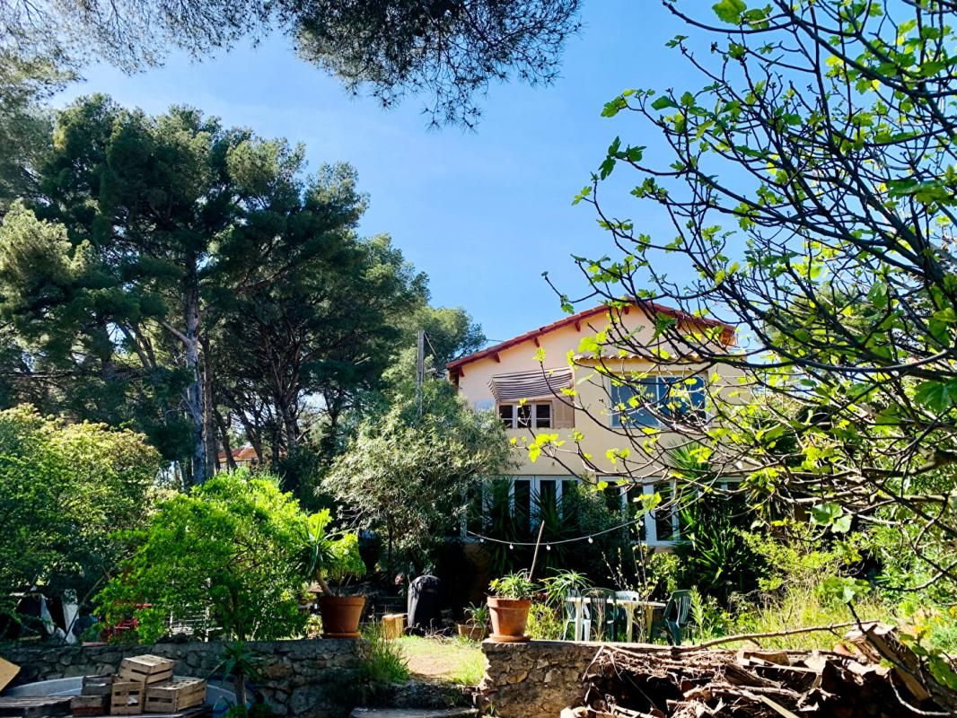 ENSUES-LA-REDONNE Opportunité rare en viager libre 3