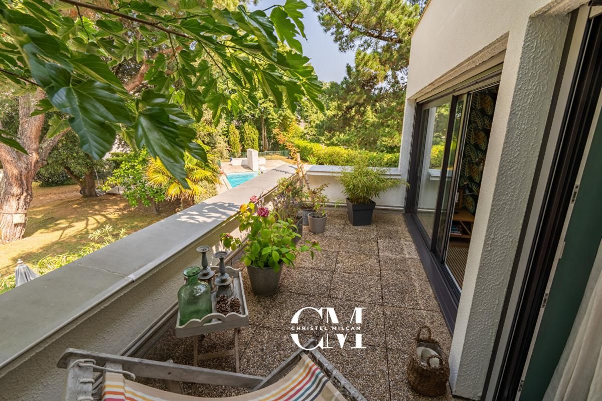 Bordeaux-Caudéran-Primrose Duplex 96m² jardin, piscine, garage et parking
