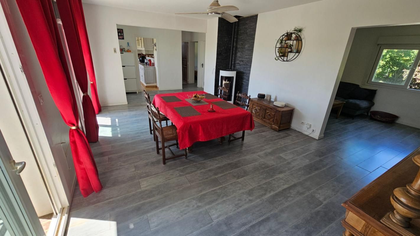 HOUDAN Houdan et N12 proche / Maison 4 chambres / Sous-sol total 4