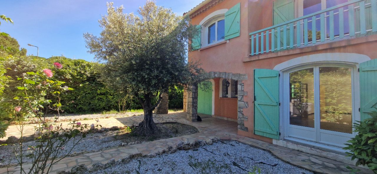 CLERMONT-L'HERAULT Trés belle villa a clermont l hérault au calme 3