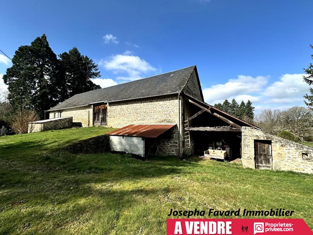 TREIGNAC Grange de 192 m² à rénover avec  terrain 14 260 m²  à Treignac 2