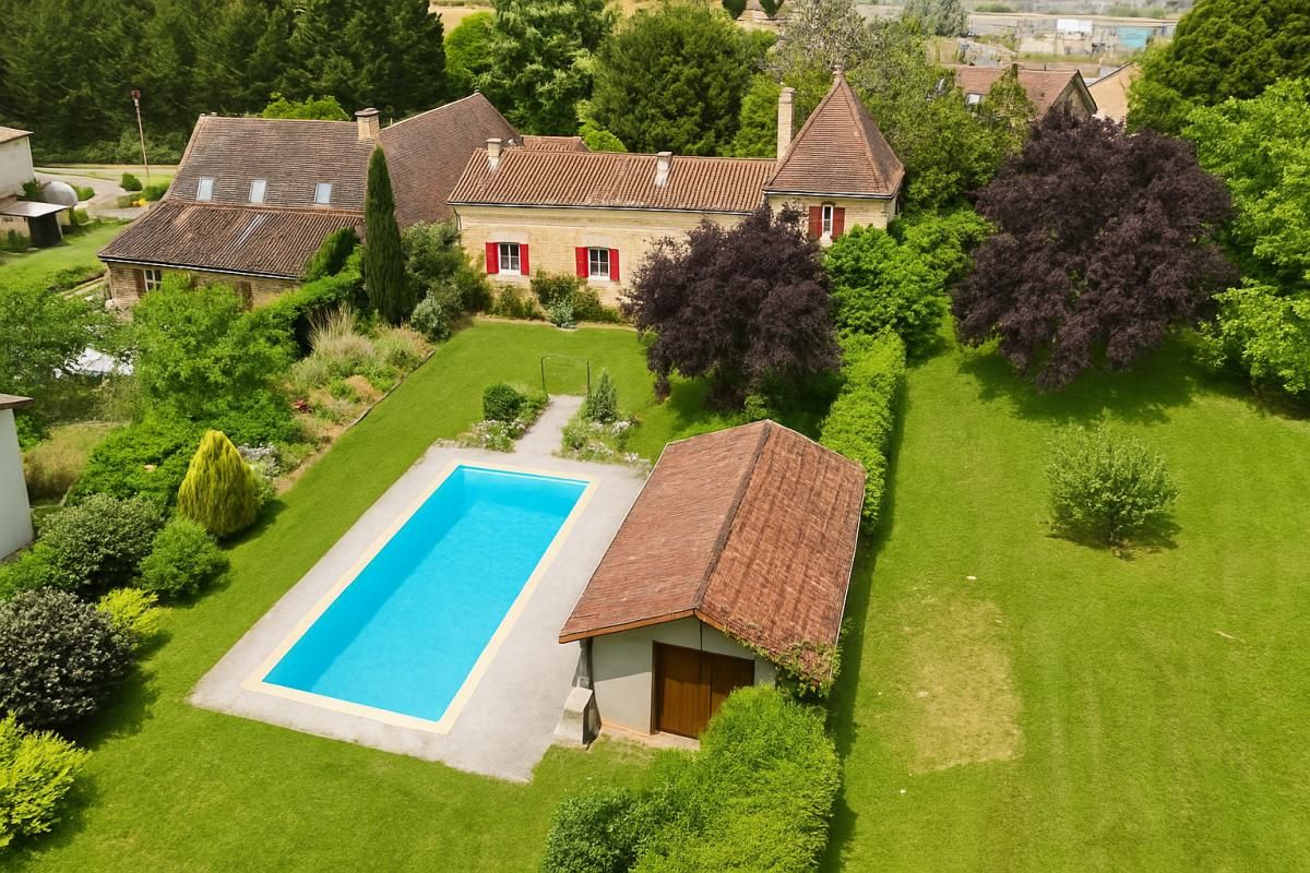 COUX-ET-BIGAROQUE Maison lumineuse avec 4 chambres et piscine 4