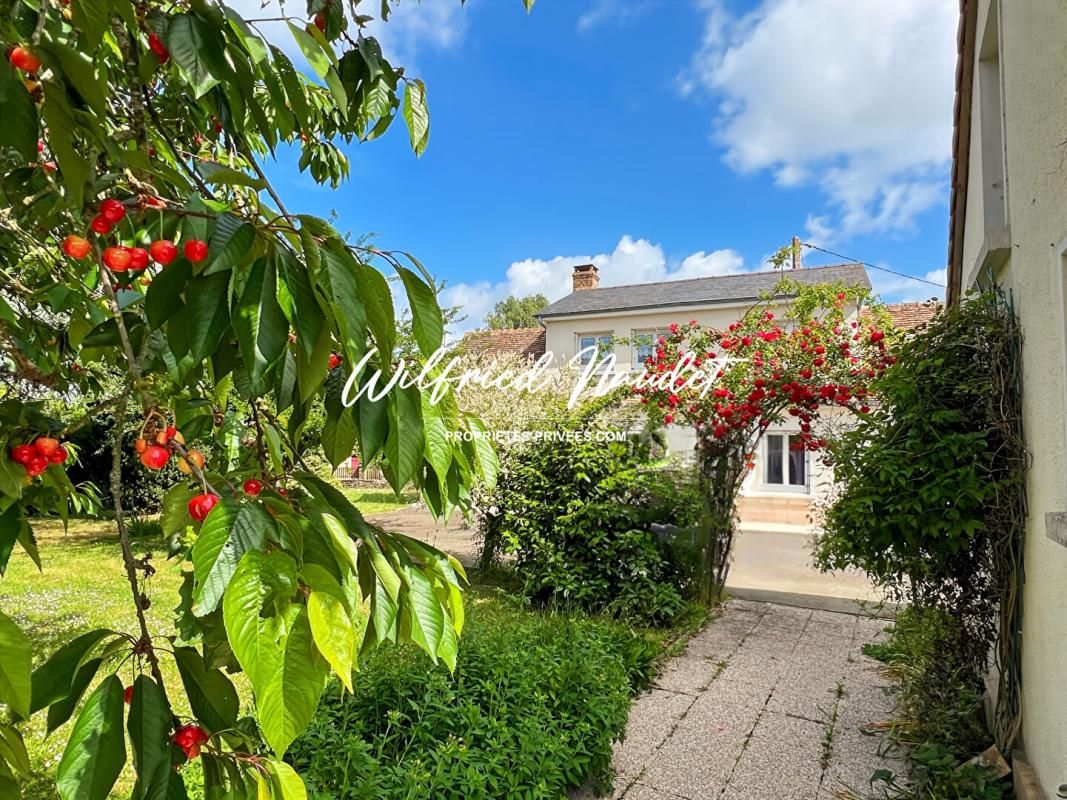 Parigné-l'Évêque ? Maison au calme, proche du bourg