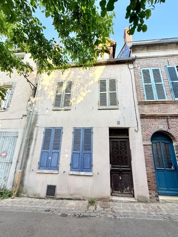 JOIGNY Immeuble Joigny 5 pièce(s) 105 m2 1