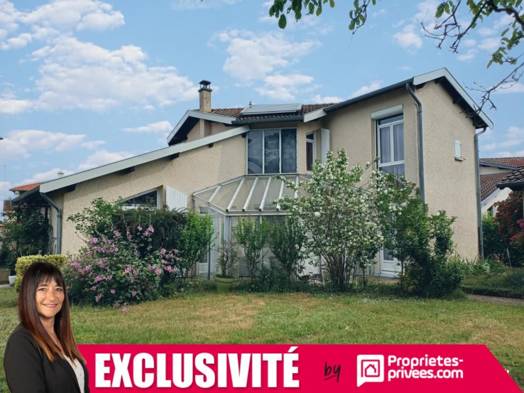 Villerest, villa 105 m² - 3 chambres dont 1 en rc