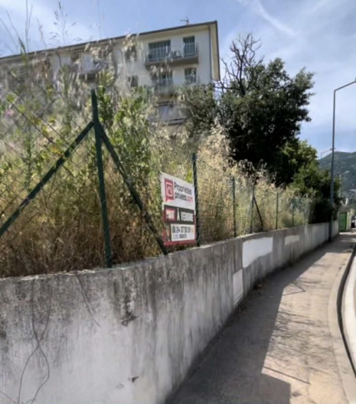 AJACCIO Terrain constructible pour un immeuble d'habitation avec une emprise au sol de 300 m² maximum 3