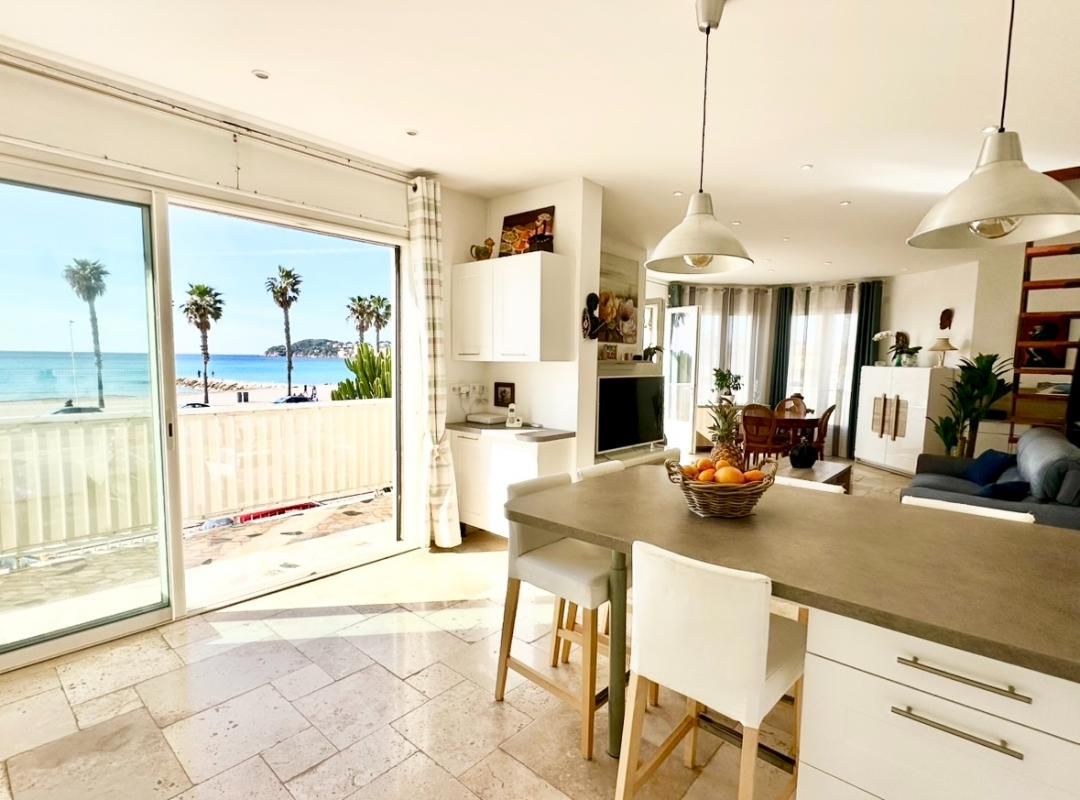 SIX-FOURS-LES-PLAGES Villa T6 sur les Lones - VUE MER PANORAMIQUE - 2