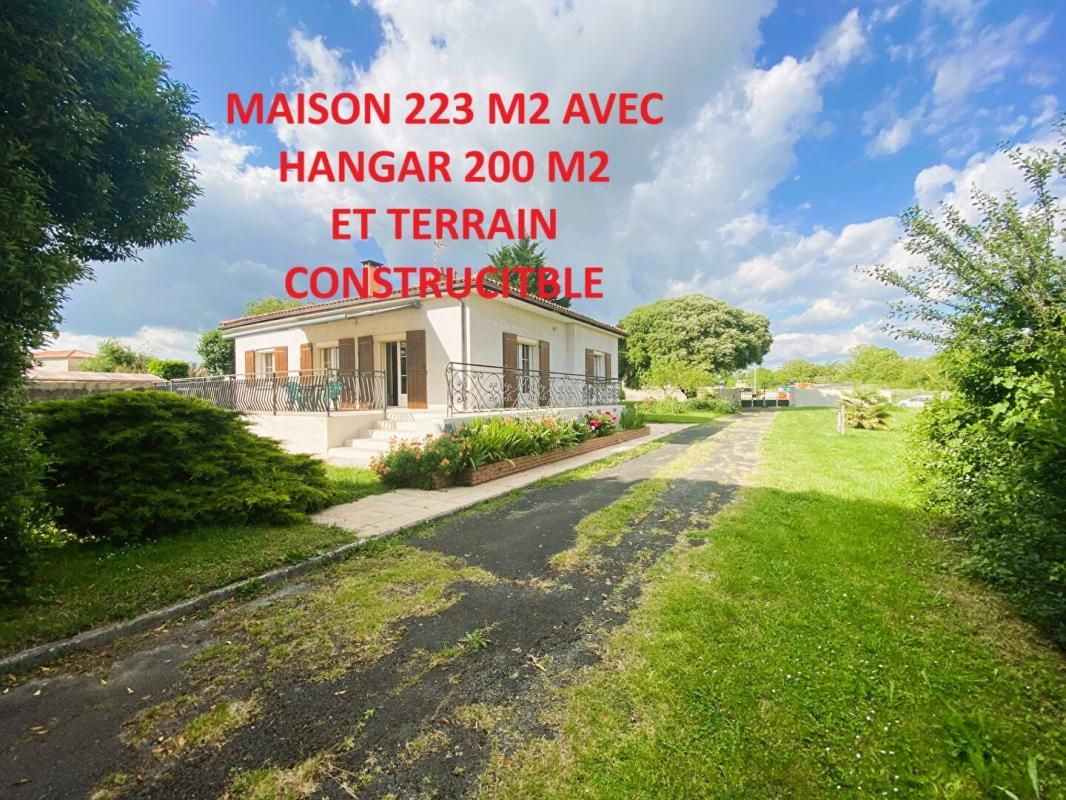 EXCLUSIVITE AULNAY Maison de plain pied 6 pièces sur sous sol complet avec terrain constructible et hangar 200 m2