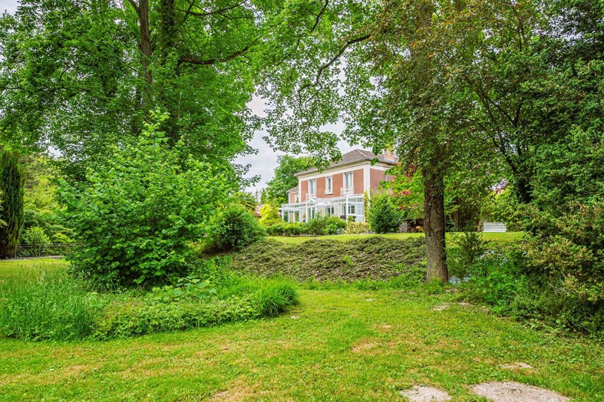 RETHEL Propriété Demeures Parc 1 hectare Structure équestre 1