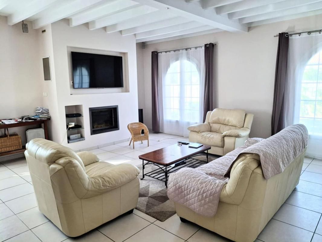 AMBES Maison de plain-pied 122 m² ? 4 chambres, piscine, garage avec mezzanine ? Ambès (33810) 4
