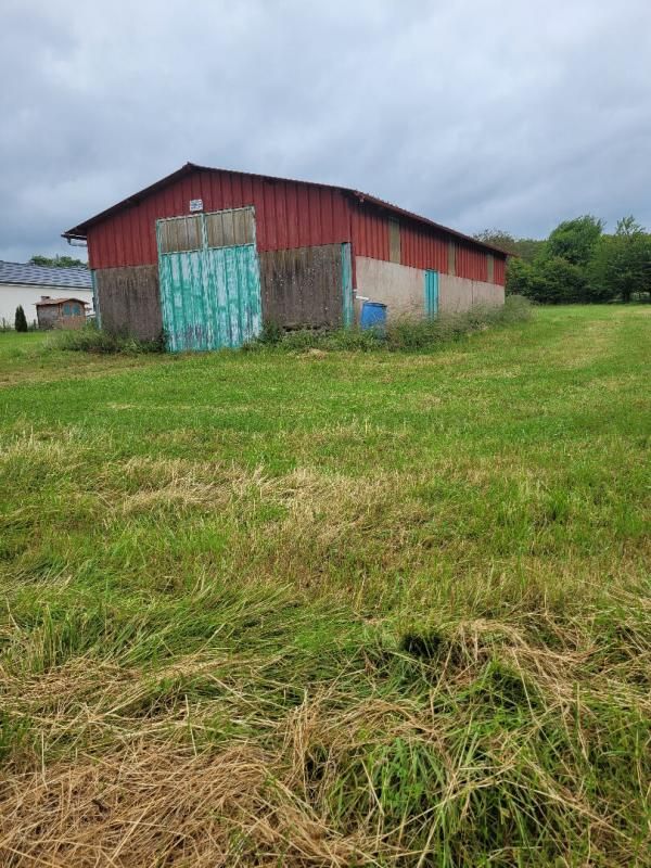 Hangar sur Terrain partiellement constructible Fleurey Les Faverney 1840 m2