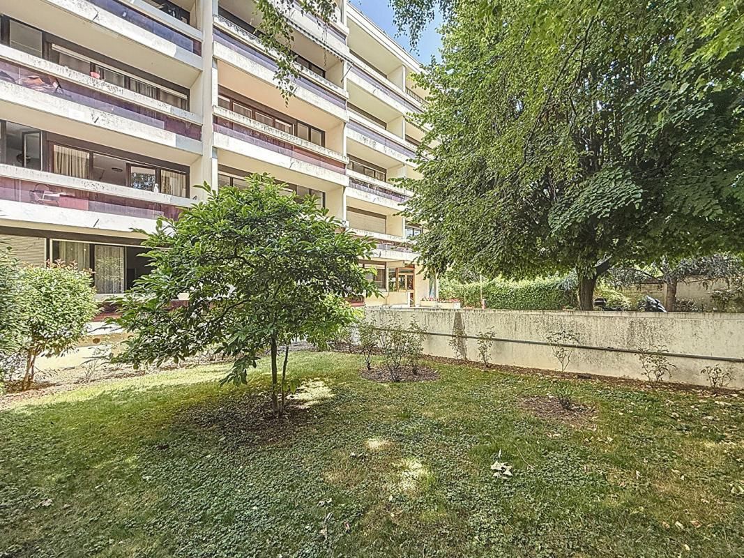 VILLEJUIF Appartement Villejuif 1 pièce(s) TERRASSE 30,66m² 2