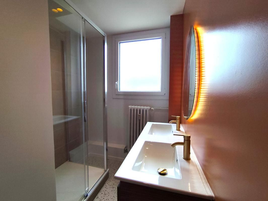 SAINT-BRIEUC 22000 Saint-Brieuc : Appartement Saint Brieuc 4 pièces rénové de 70 m2 4
