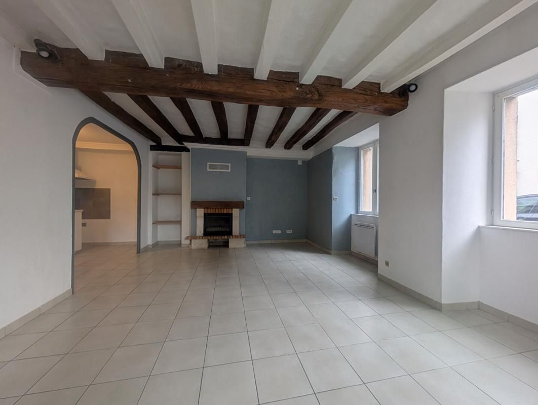 BOURGUEIL EXCLUSIVITE - A LOUER MAISON DE VILLE 3/4 PIECES - 84 m² 37140 BOURGUEIL 3