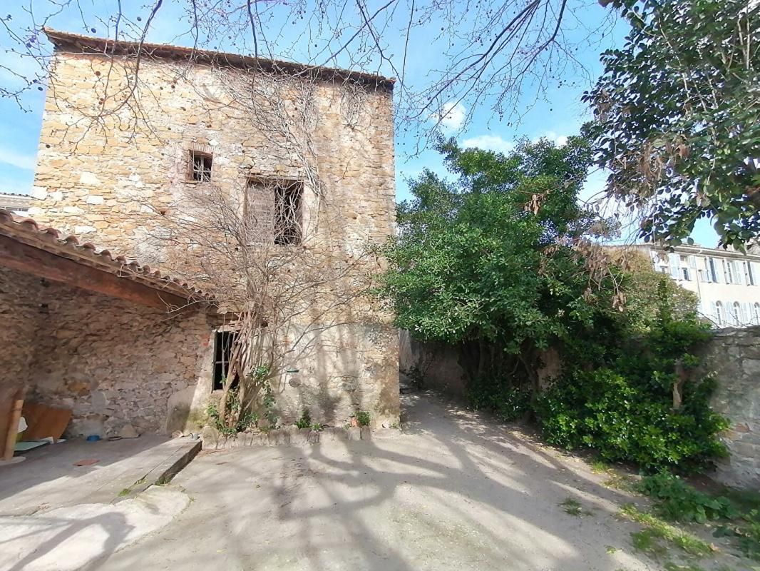 Terrain 618 m2 avec bergerie à restaurer